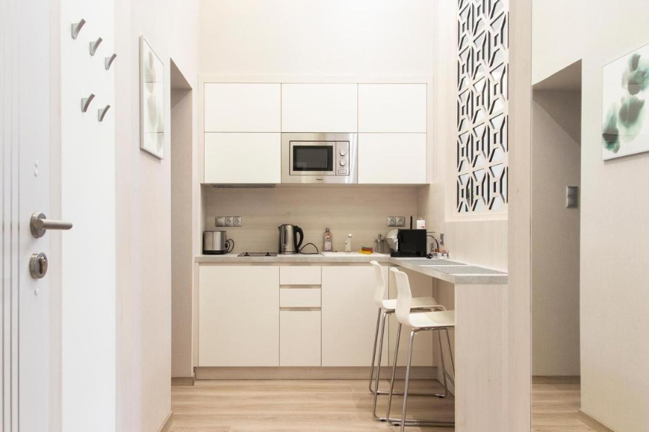 Central Relax Boutique Suites Budapest Esterno foto