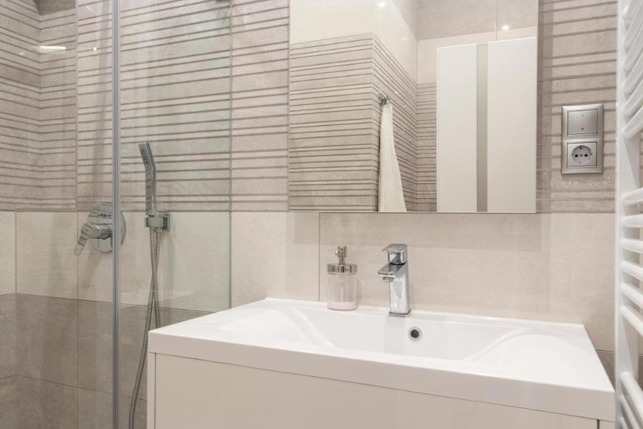 Central Relax Boutique Suites Budapest Esterno foto
