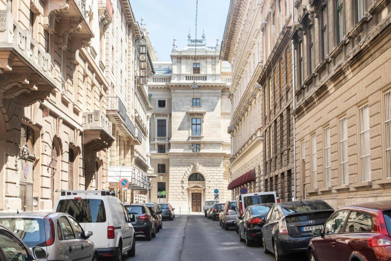 Central Relax Boutique Suites Budapest Esterno foto