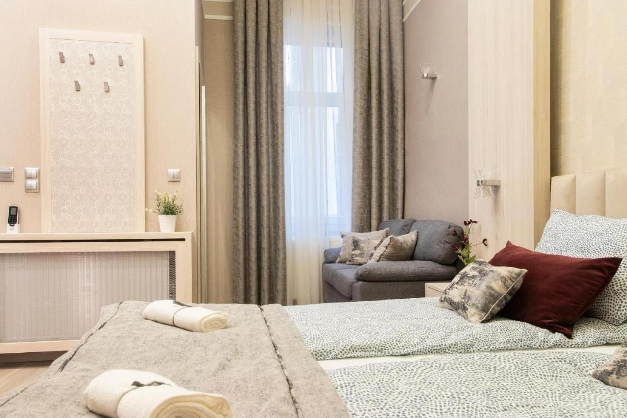 Central Relax Boutique Suites Budapest Esterno foto