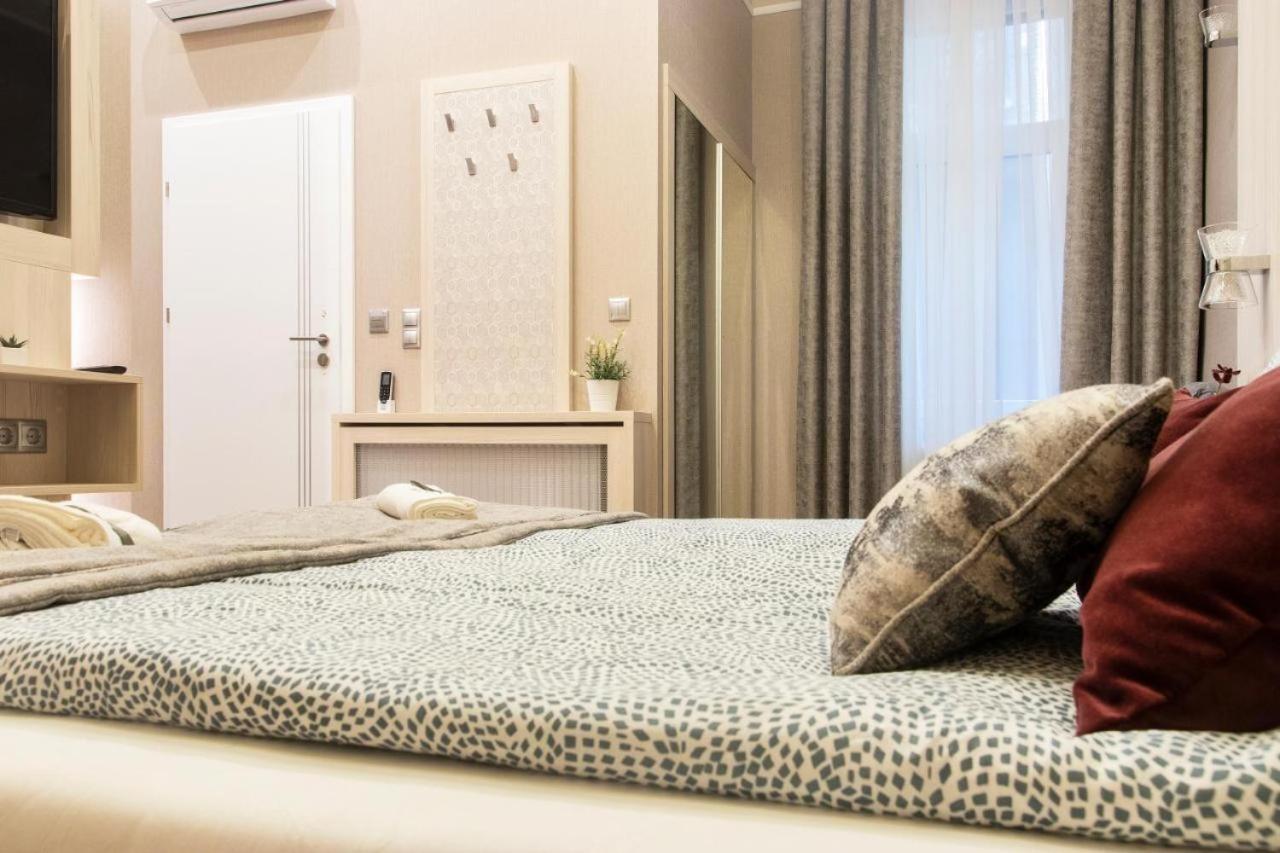 Central Relax Boutique Suites Budapest Esterno foto