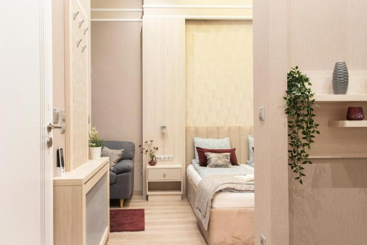 Central Relax Boutique Suites Budapest Esterno foto