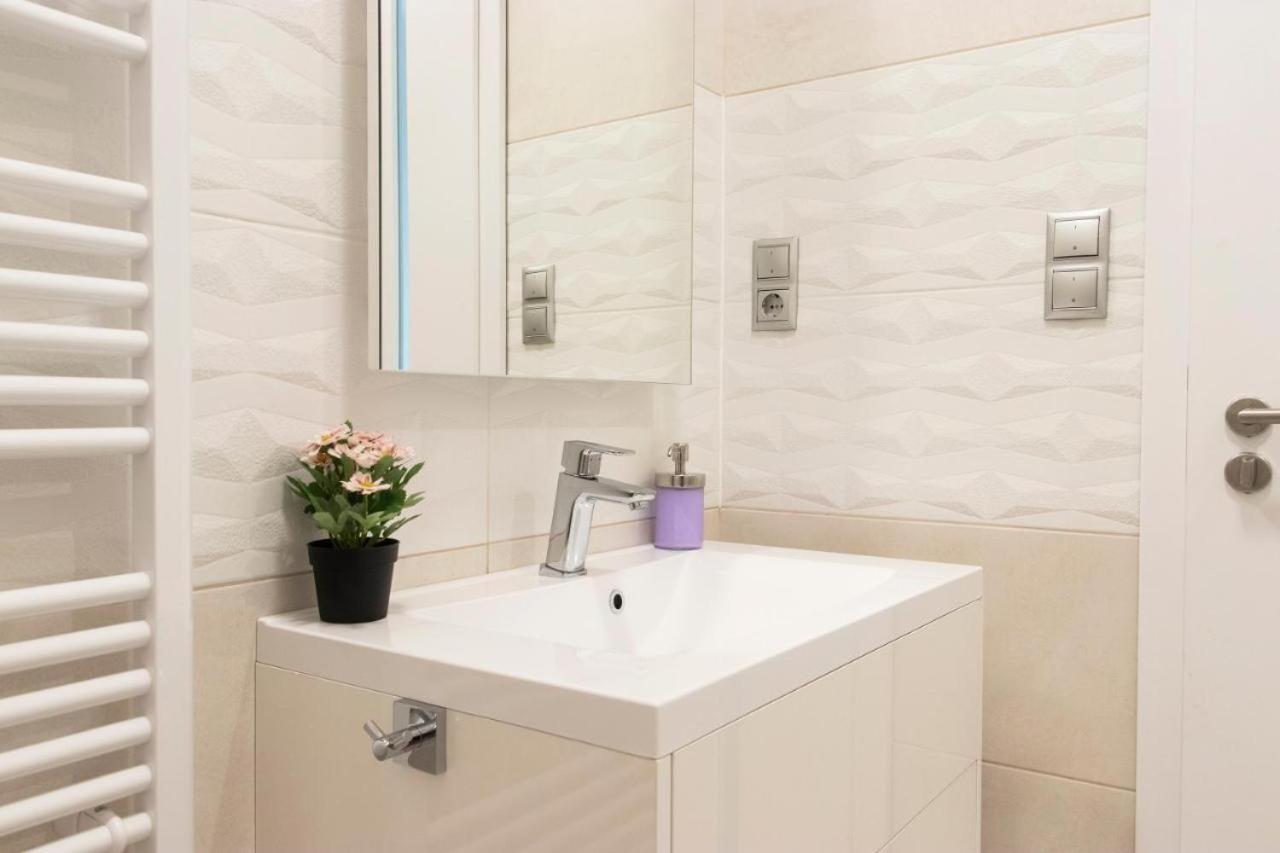Central Relax Boutique Suites Budapest Esterno foto