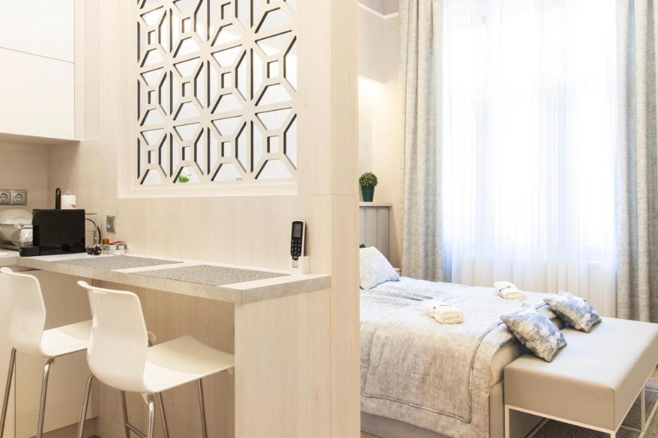 Central Relax Boutique Suites Budapest Esterno foto