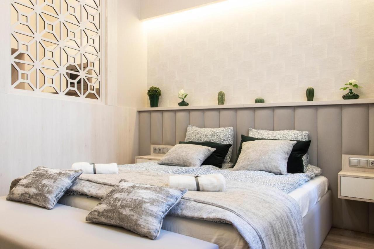 Central Relax Boutique Suites Budapest Esterno foto