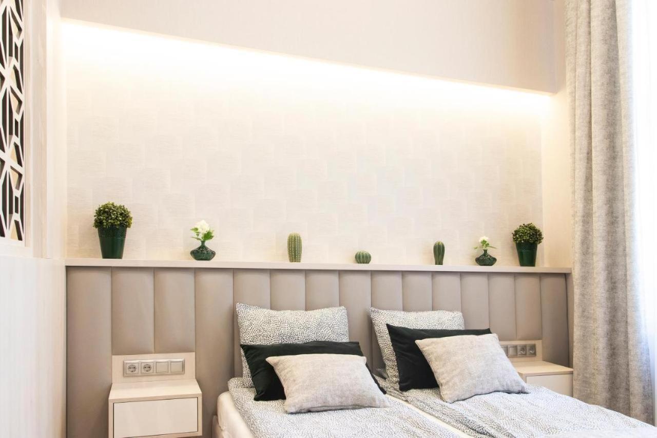 Central Relax Boutique Suites Budapest Esterno foto